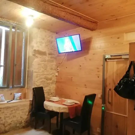 Studio Au Centre De Apartamento